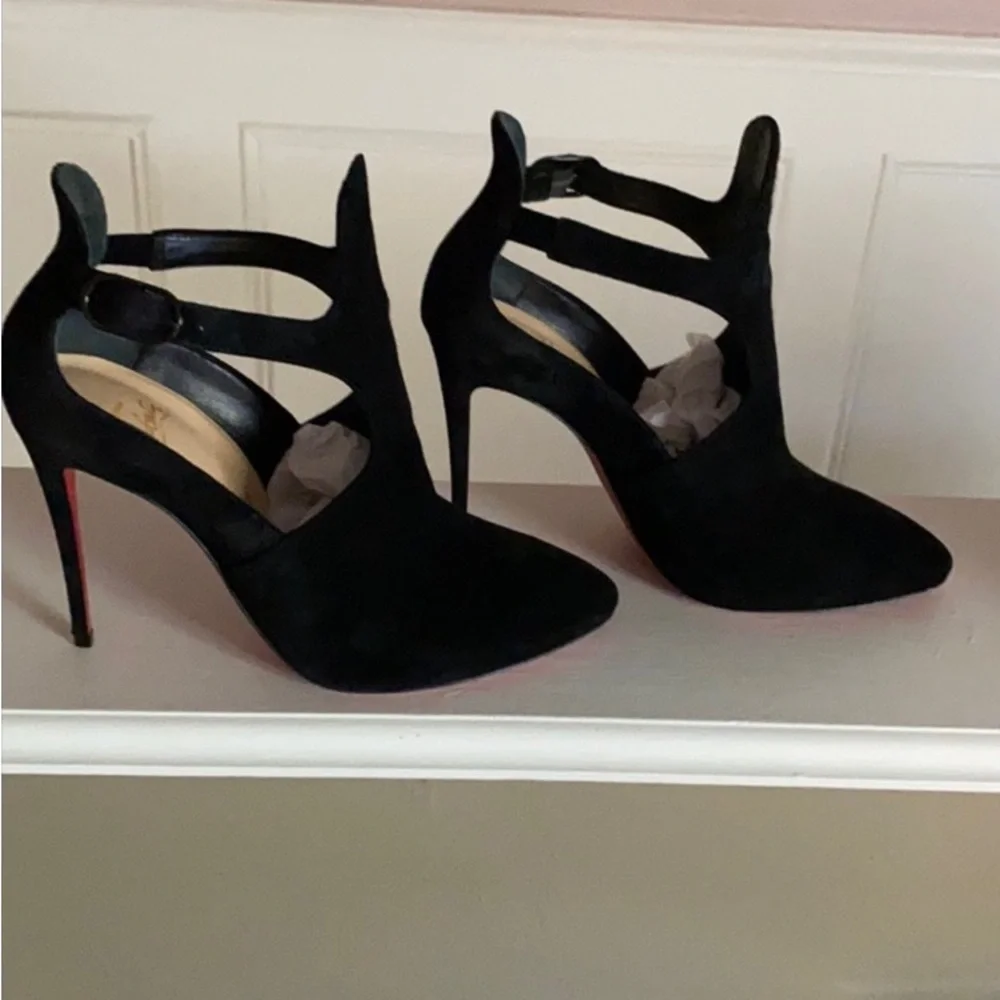 Christian lubuotain heels FINAL OFFER - Picture 3 of 15